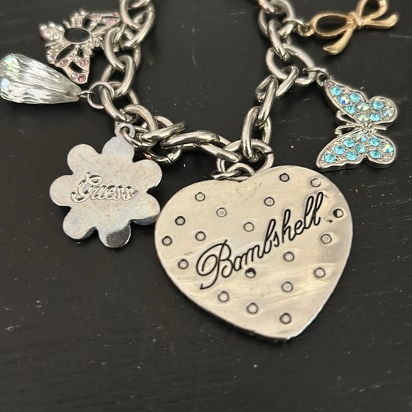Guess Bombshell silver colour charm bracelet Y2K vintage - Picture 3 of 4